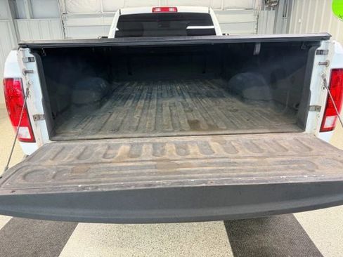 Used 2015 RAM 2500 Tradesman w/ Chrome Appearance Group image 12