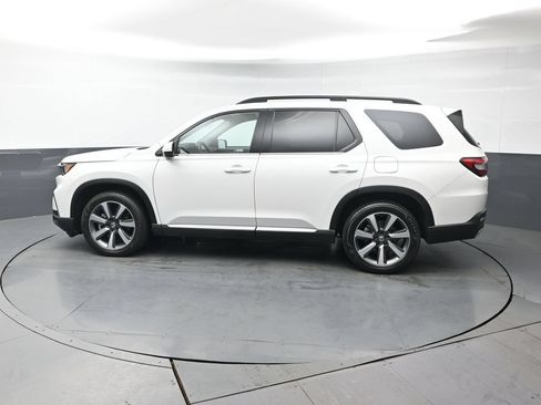 Used 2023 Honda Pilot Elite image 4