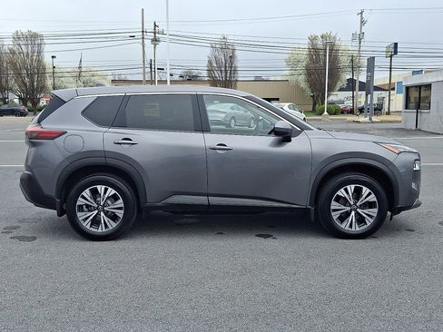 Used 2023 Nissan Rogue SV AWD/4WD image 4