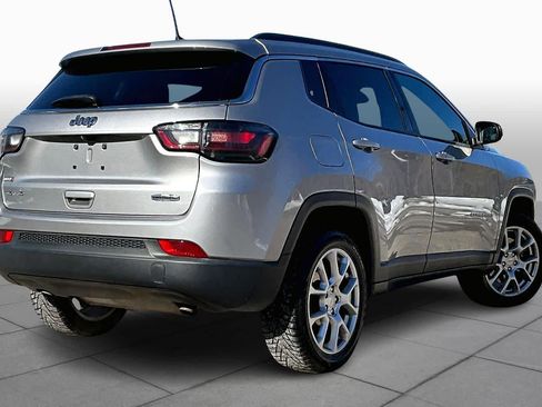 Used 2023 Jeep Compass Latitude w/ Sun and Sound Group image 13