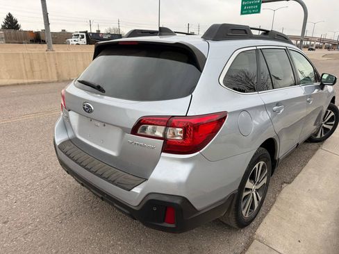 Used 2018 Subaru Outback 2.5i Limited image 4