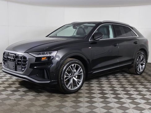 Used 2023 Audi Q8 Prestige w/ Prestige Package AWD/4WD image 10