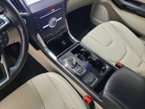 Used 2019 Ford Edge Titanium FWD image 26