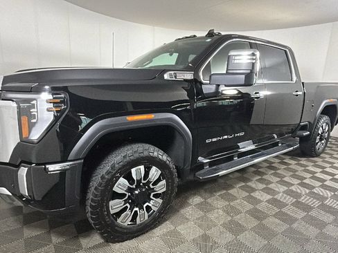 Used 2025 GMC Sierra 2500 Denali w/ Denali Reserve Package AWD/4WD image 8
