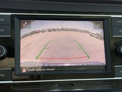 Used 2020 Volkswagen Jetta SE image 8