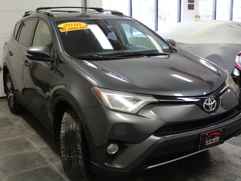 Used 2016 Toyota RAV4 XLE image 3