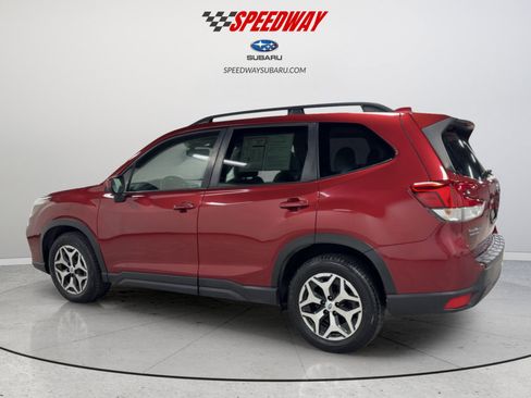 Used 2020 Subaru Forester Premium image 6