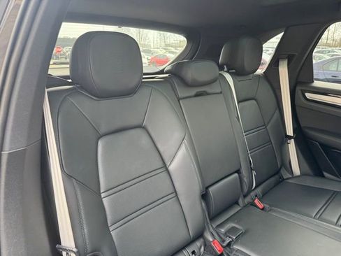 Used 2022 Porsche Cayenne Platinum Edition w/ Premium Package Plus image 32