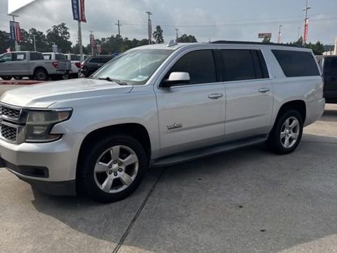 Used 2015 Chevrolet Suburban LT w/ Texas Edition RWD image 7