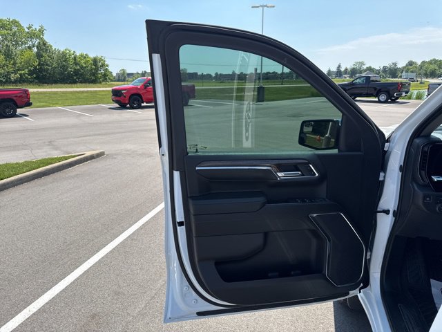 Used 2024 Chevrolet Silverado 1500 LT AWD/4WD image 10