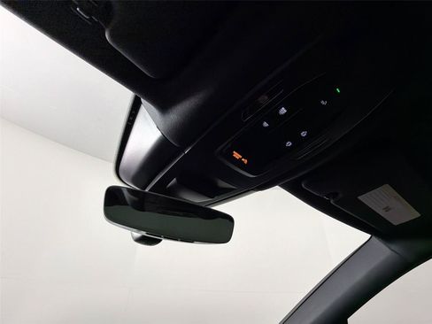 Used 2025 Porsche Cayenne Coupe AWD/4WD image 25