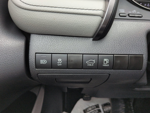 Used 2024 Toyota Camry SE w/ Convenience Package FWD image 18