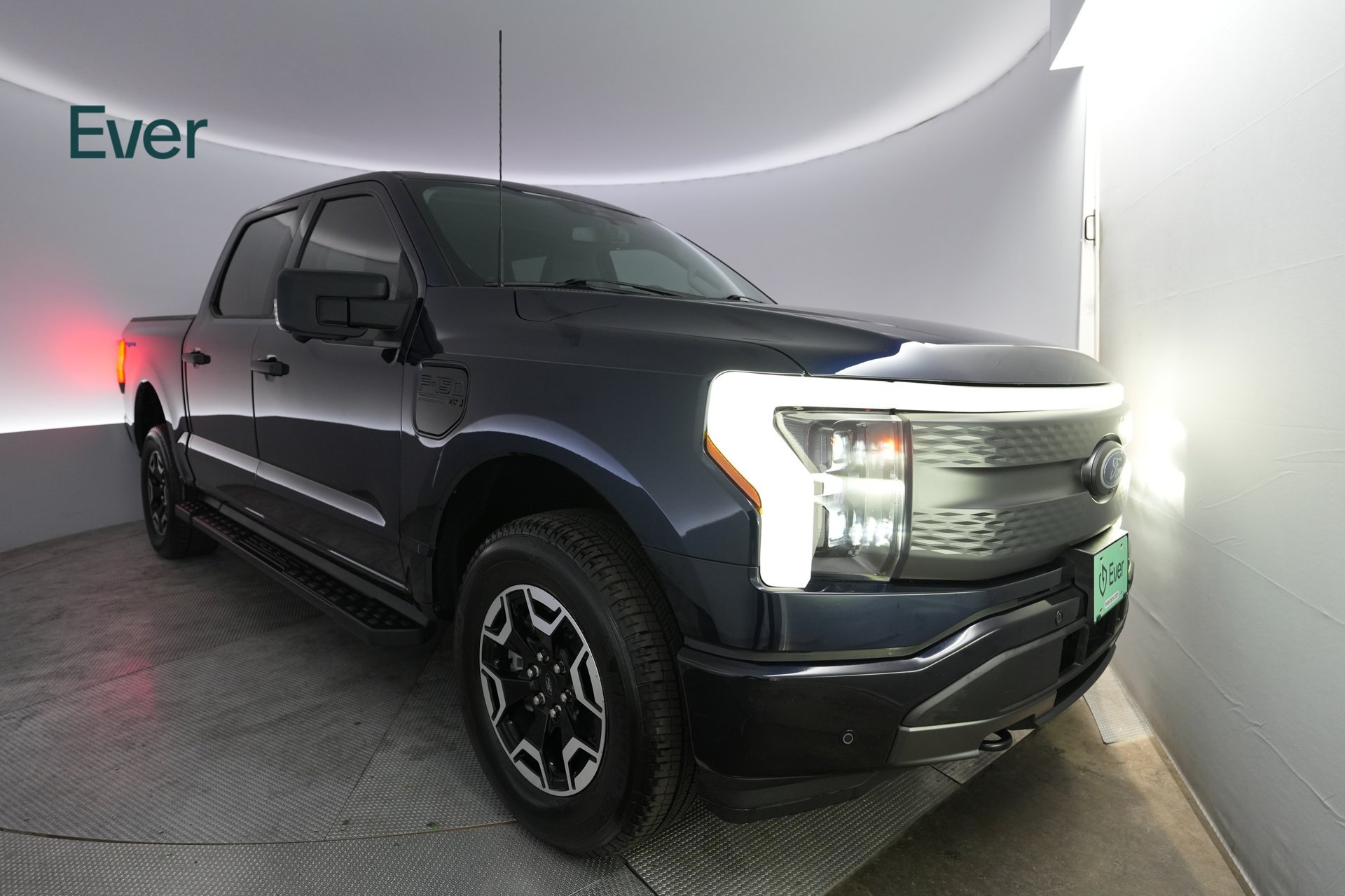 Used 2023 Ford F150 Lightning XLT AWD/4WD image 2