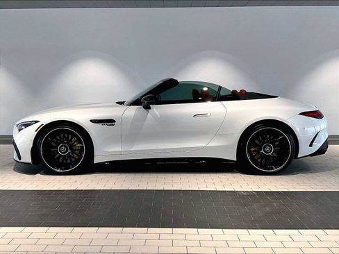 Used 2023 Mercedes-Benz SL 55 AMG 4MATIC image 2