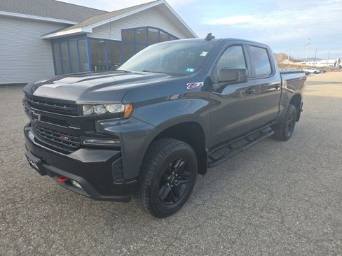 Used 2020 Chevrolet Silverado 1500 LT Trail Boss image 3