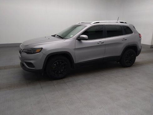 Used 2019 Jeep Cherokee Latitude w/ Popular Appearance Group FWD image 2