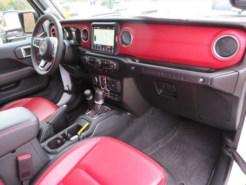 Used 2023 Jeep Wrangler Unlimited Rubicon 4xe image 13