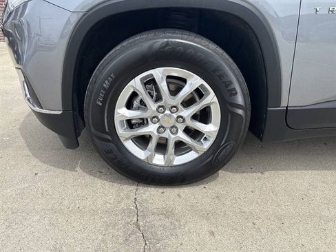 Used 2021 Chevrolet Traverse LT AWD/4WD image 2