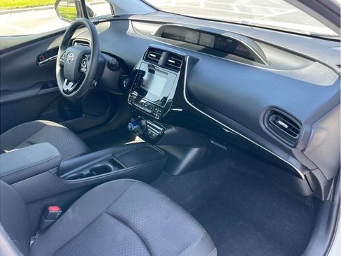 Used 2019 Toyota Prius LE image 8
