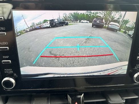 Used 2020 Toyota Corolla LE image 24