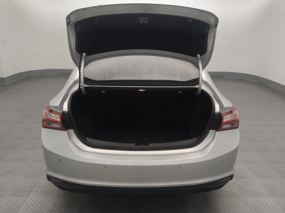 Used 2020 Chevrolet Malibu LT FWD image 29