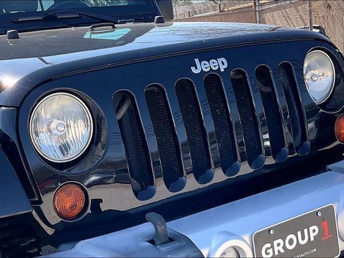 Used 2010 Jeep Wrangler Unlimited Sahara image 30