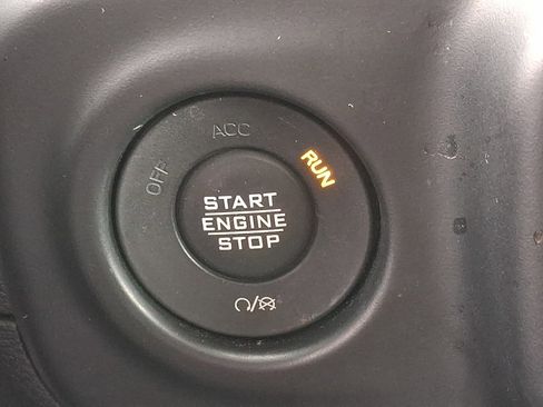 Used 2021 Jeep Wrangler Unlimited Sahara AWD/4WD image 25