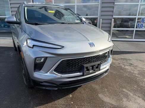 Used 2024 Buick Encore GX Sport Touring image 5