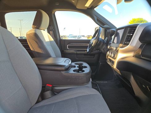 Used 2024 RAM 2500 Big Horn AWD/4WD image 24
