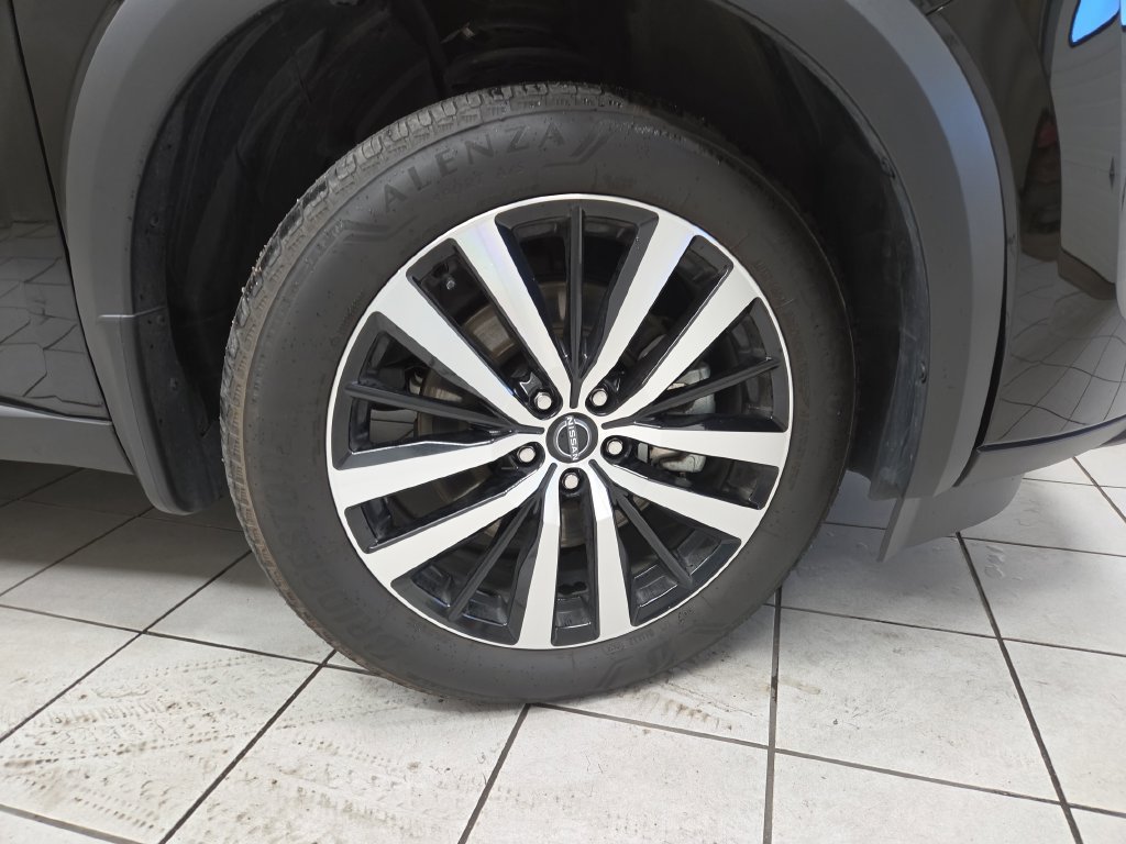 Used 2025 Nissan Pathfinder Platinum AWD/4WD image 8