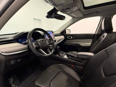 Used 2022 Jeep Compass Limited w/ Elite Group image 16