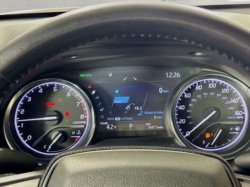 Used 2019 Toyota Camry XLE image 13