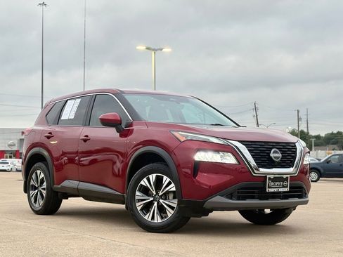 Used 2023 Nissan Rogue SV FWD image 2