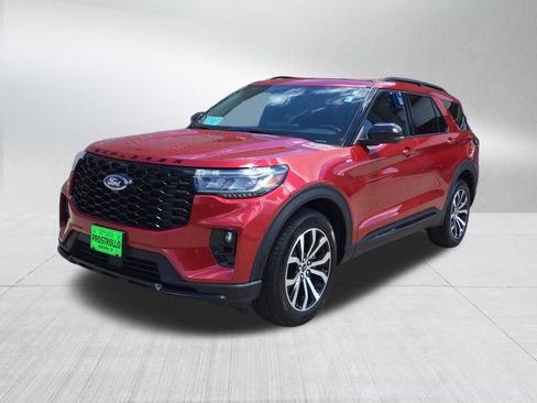 Used 2025 Ford Explorer ST-Line AWD/4WD image 2