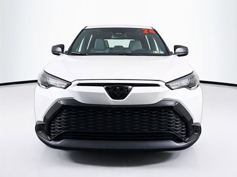 Used 2024 Toyota Corolla Cross AWD Hybrid image 2