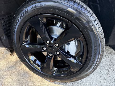 New 2025 Jeep Grand Cherokee Limited w/ Black Appearance Package image 10