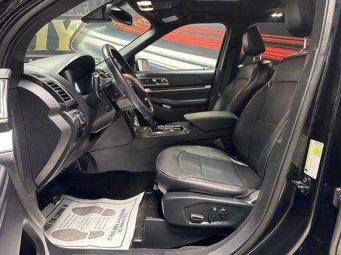 Used 2018 Ford Explorer Limited w/ Equipment Group 301A image 5