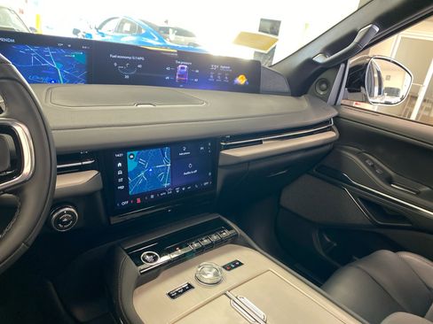 New 2026 Lincoln Navigator Reserve w/ Jet Appearance Package image 16