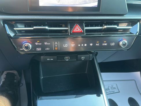 Used 2025 Kia Niro LX FWD image 23