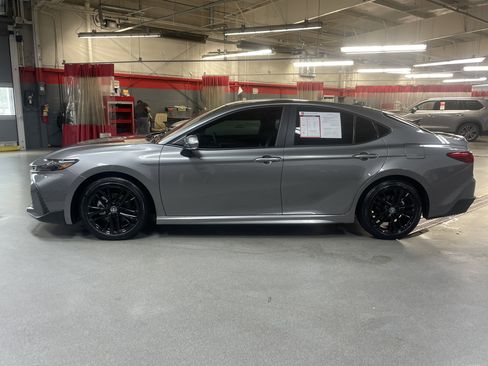 Certified 2026 Toyota Camry SE w/ Convenience Package FWD image 7