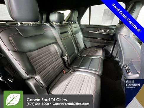 Used 2025 Ford Explorer ST-Line w/ ST-Line Street Pack image 17