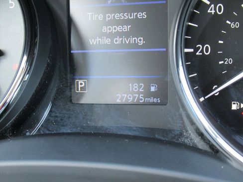 Used 2020 Nissan Rogue Sport S image 29