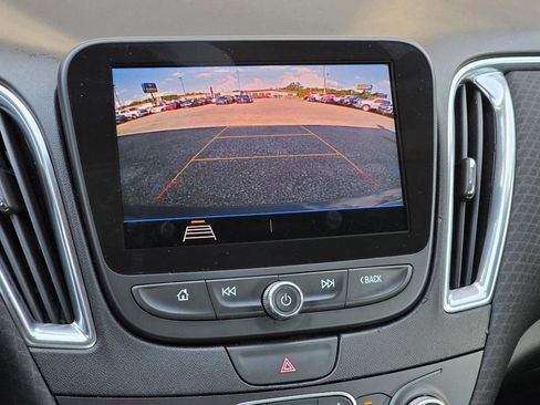 Used 2019 Chevrolet Malibu LT image 11