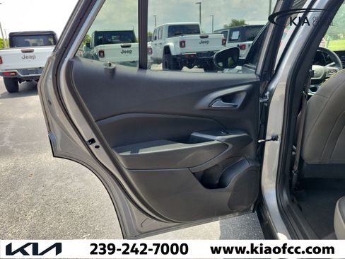 Used 2025 Chevrolet Trax ACTIV w/ Driver Confidence Package FWD image 14