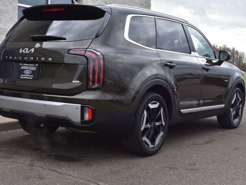 Used 2023 Kia Telluride EX X-Line image 16