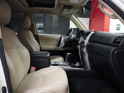 Used 2010 Toyota 4Runner Limited AWD/4WD image 21