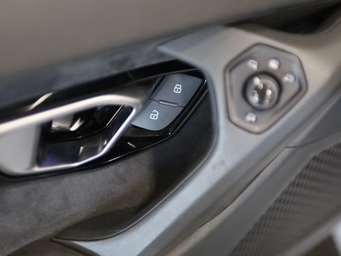 Used 2021 Lamborghini Huracan EVO AWD/4WD image 15