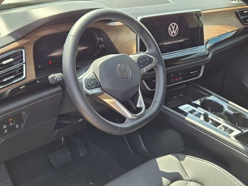 Used 2024 Volkswagen Atlas SE FWD image 5