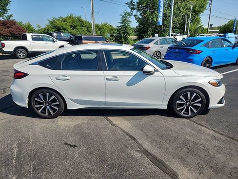 Used 2024 Honda Civic EX-L image 7
