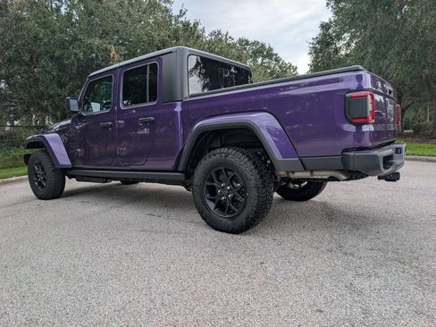Used 2026 Jeep Gladiator Sport AWD/4WD image 6